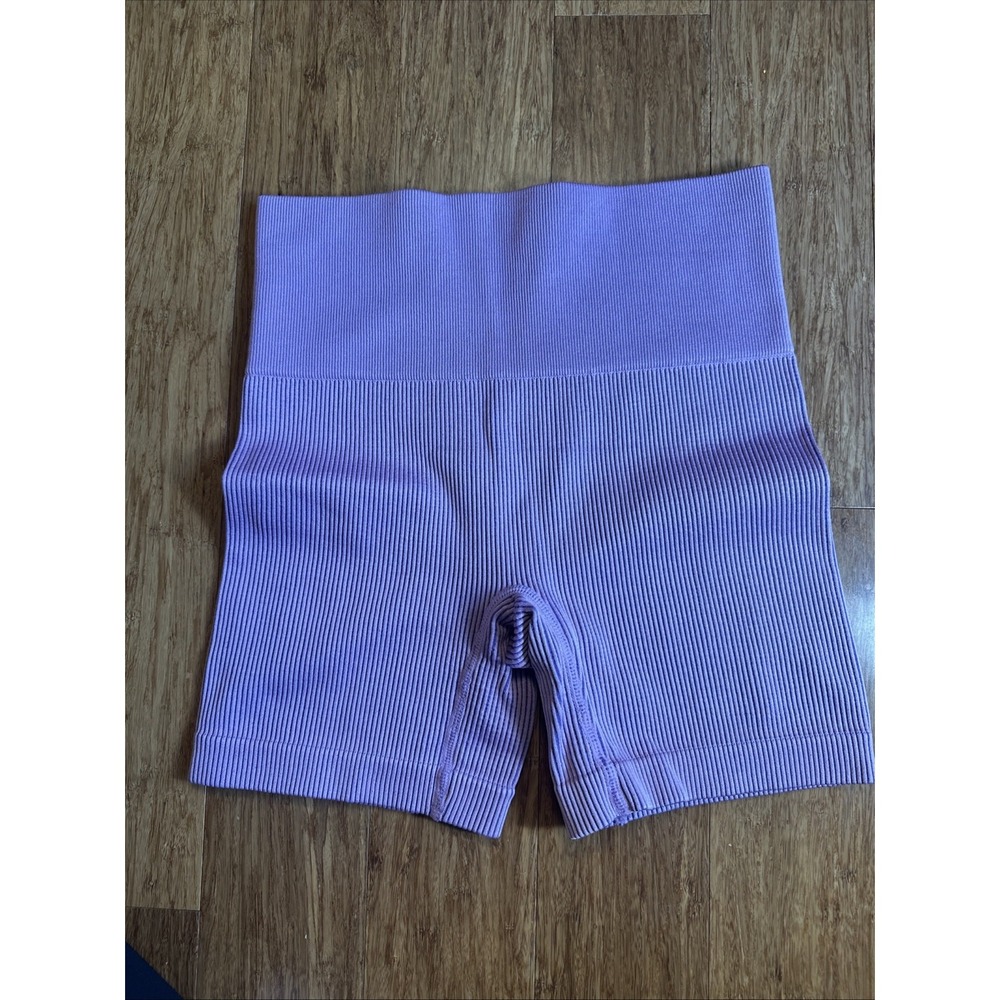 Colsie‎ Women's Sports Short leggings Shorts Small Lilac Mauve Purple EUC